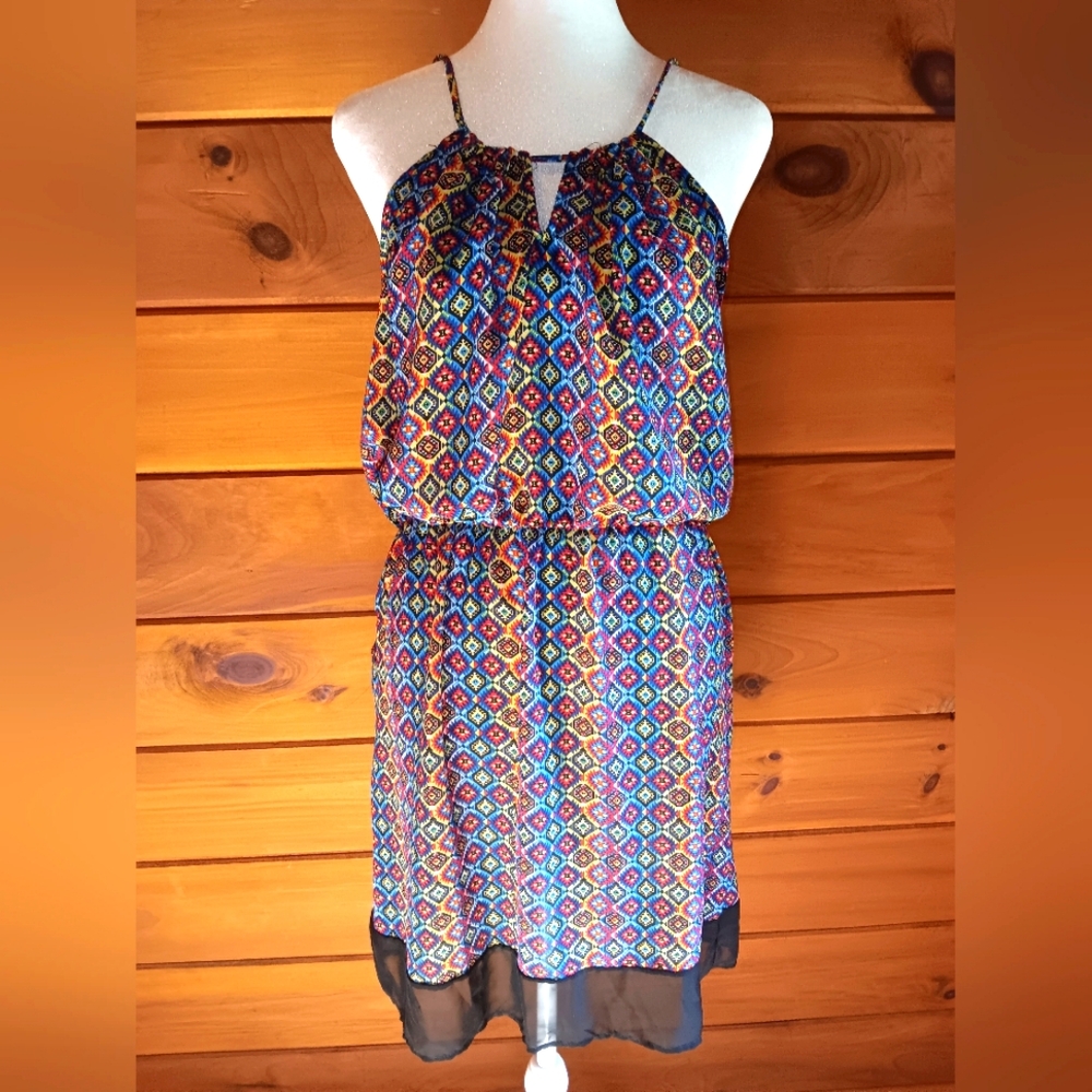 Short geometrical pattern dress